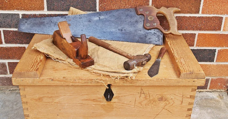 L'outillage minimum pour fabriquer une étagère en bois